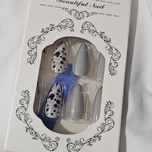 Total od 4 sets of press on nails